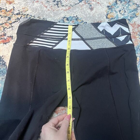 Lululemon Flare Size 6 Black Leggings With Black And White Waist Reversible - Picture 6 of 11